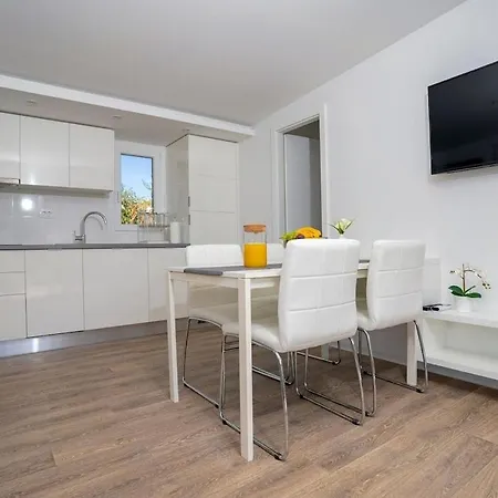 公寓 With Parking Space Sveti Filip I Jakov, Biograd - 18632 圣菲利普雅科夫