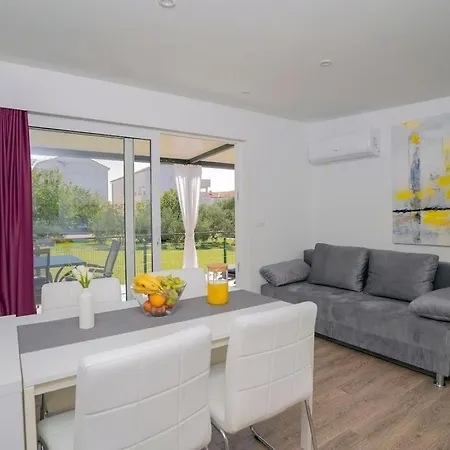 With Parking Space Sveti Filip I Jakov, Biograd - 18632 圣菲利普雅科夫