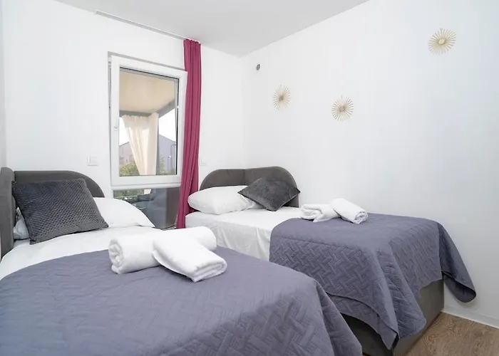 With Parking Space Sveti Filip I Jakov, Biograd - 18632 * Свети-Филип-и-Яков