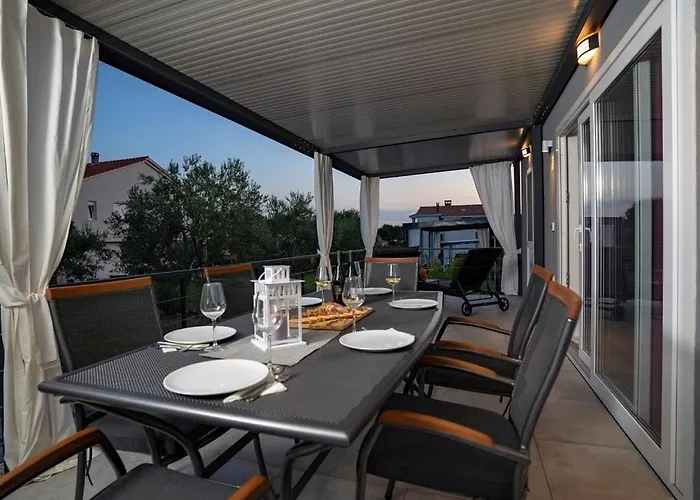 Апартаменты With Parking Space Sveti Filip I Jakov, Biograd - 18632