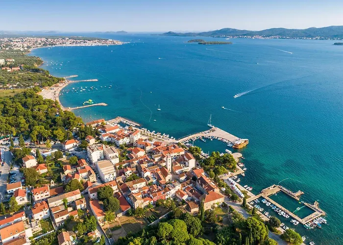 Апартаменты With Parking Space Sveti Filip I Jakov, Biograd - 18632 *